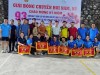 Đ/c Ban Thanh Tùng - Uỷ viên BTV Huyện uỷ, Bí thư Đảng ủy thị trấn chụp ảnh lưu niệm cùng các đội bóng