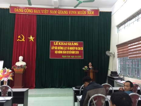 Đ/c Lê Thị Minh Thu, Huyện ủy viên - Chủ tịch Hội Nông dân huyện Phát biểu khai mạc lớp tập huấn