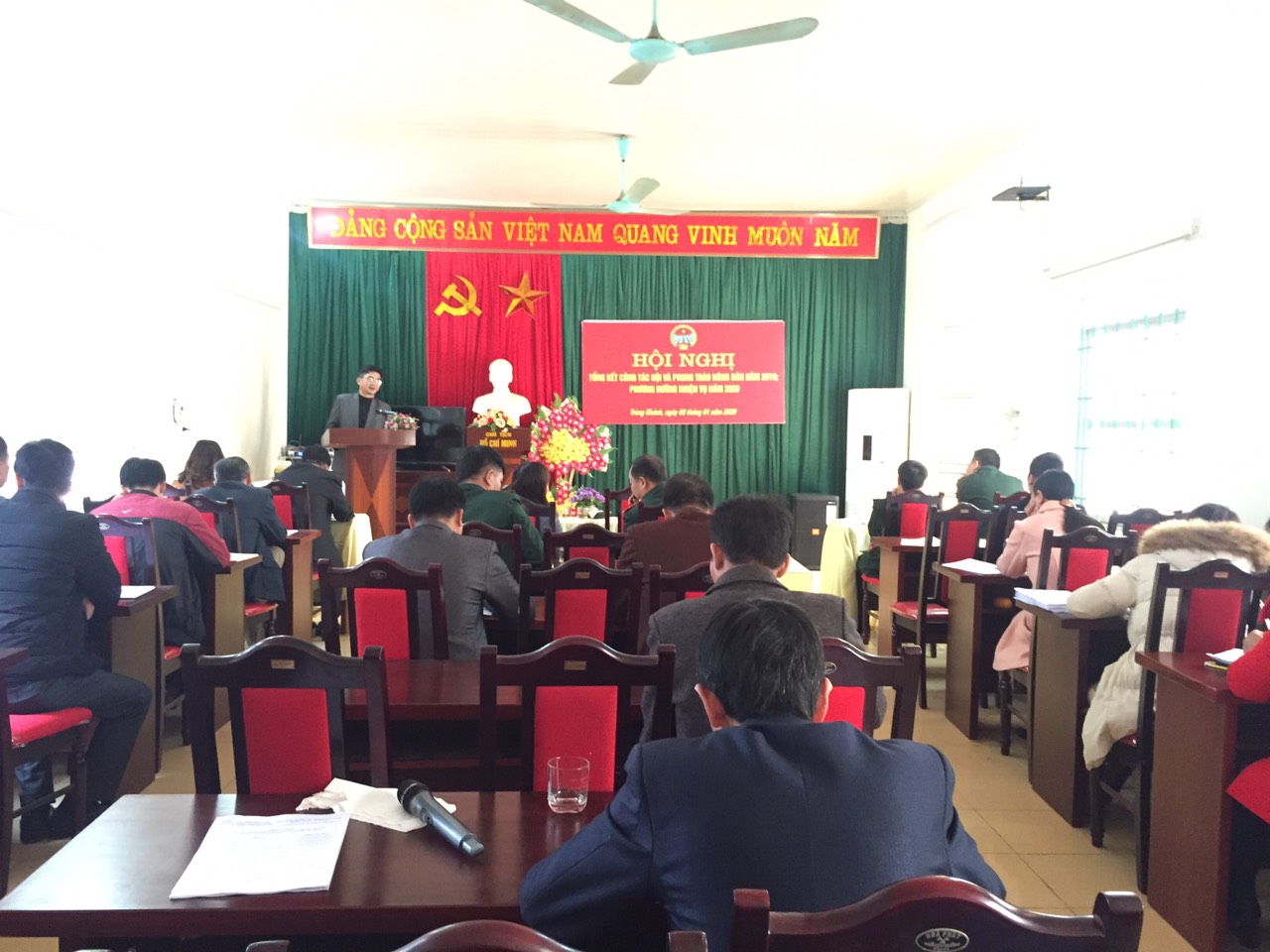 Đồng chí Đàm Văn Vũ - Huyện ủy viên - Phó Chủ tịch UBND huyện phát biểu chỉ đạo hội nghị