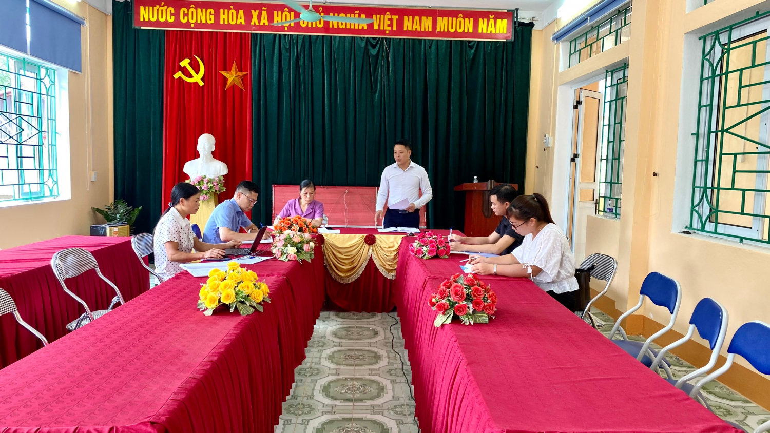 Đoàn kiểm tra làm việc với Thường trực Đảng ủy   HĐND UBND xã Khánh Xuân
