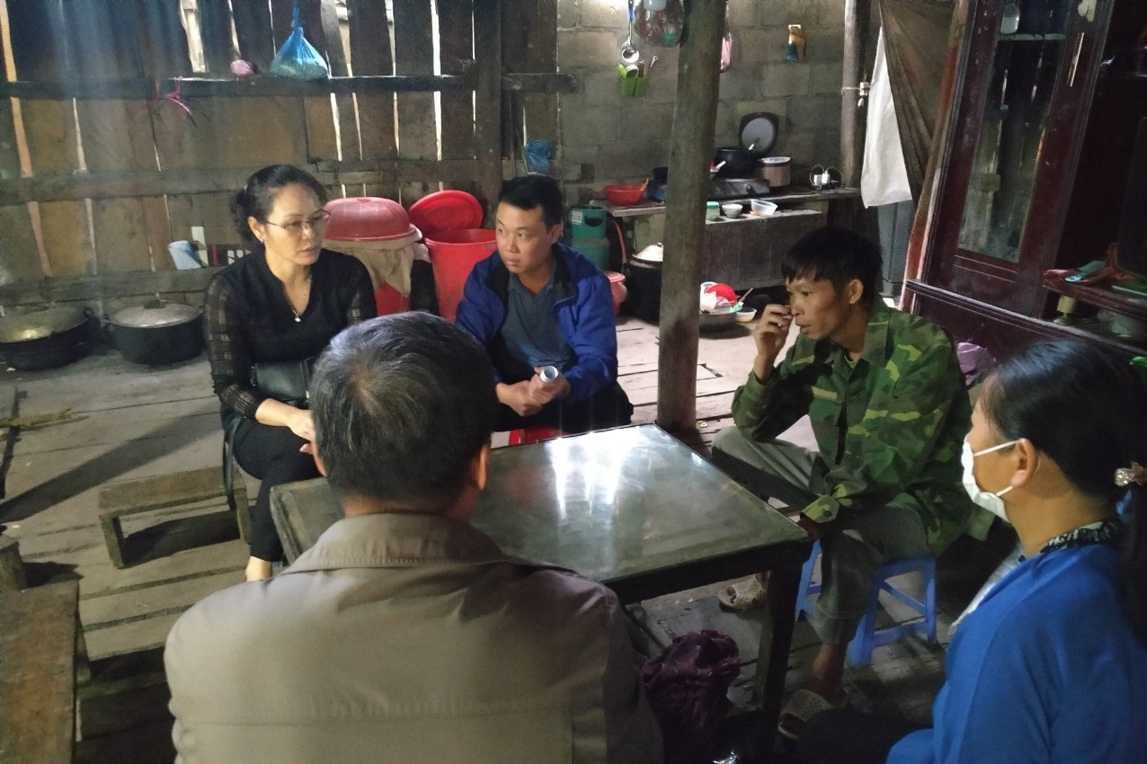 Hội Nông dân huyện Hà Quảng vận động hội viên thực hiện công tác di dời chuồng trại gia súc ra khỏi gầm, sàn nhà ở