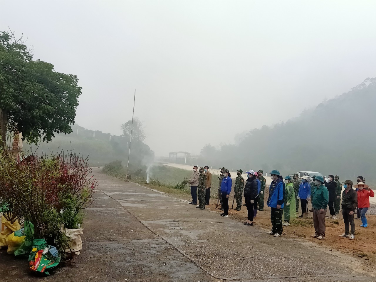 Lễ phát động trồng cây đào, cây mận huyện Hạ Lang