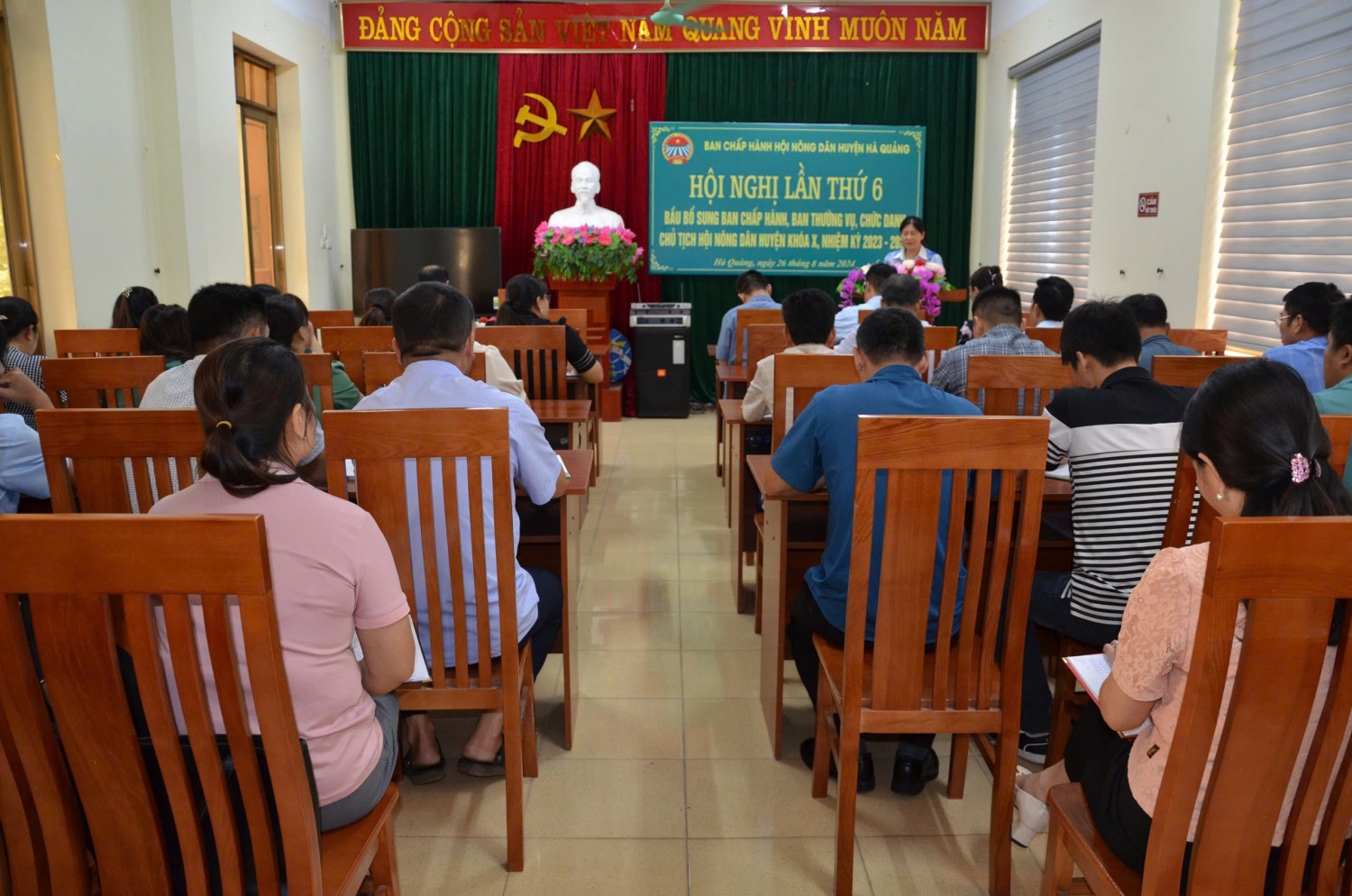 đồng chí Lê Hải Yến, Tỉnh ủy viên, Bí Thư Huyện ủy Hà Quảng phát biểu tại Hội nghị