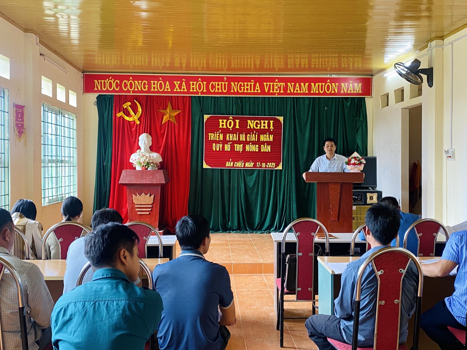 Hội nghị giải ngân Quỹ Hỗ trợ nông dân.