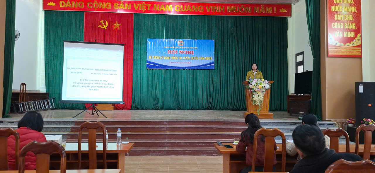 Hội nghị tập huấn.