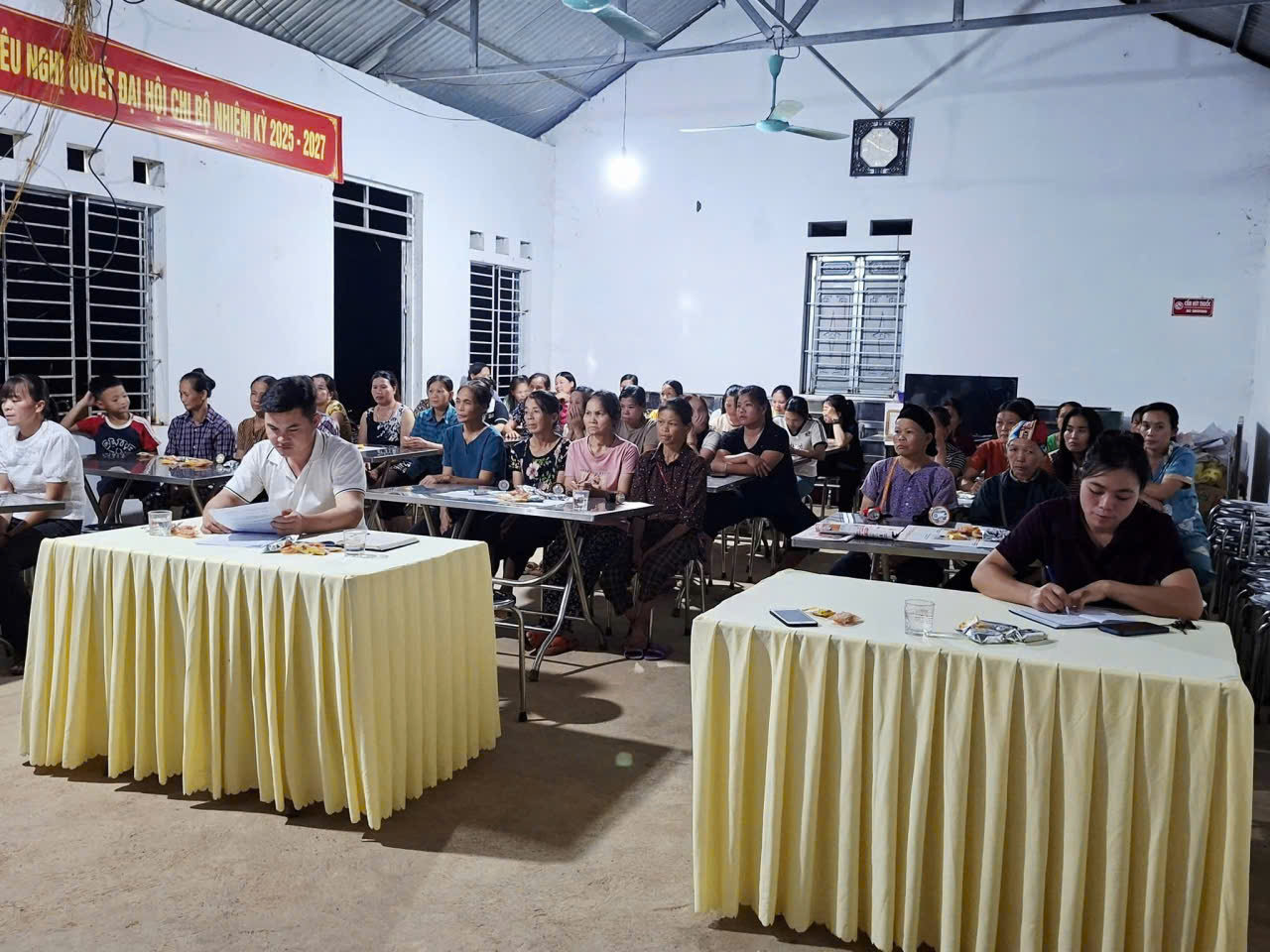 (Công tác tuyên truyền, vận động hội viên được tiến hành thường xuyên tại các cuộc sinh hoạt chi hội)