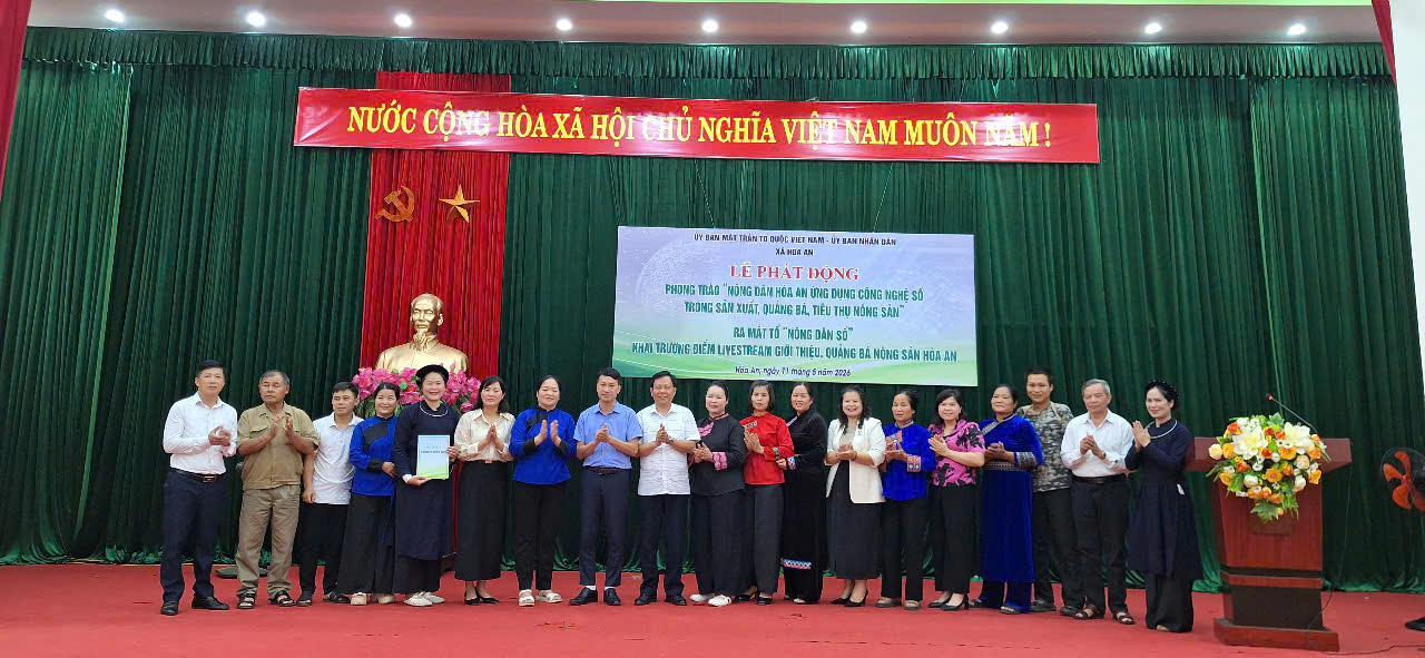 Lễ ra mắt "Tổ Nông dân số" tại xã Hòa An