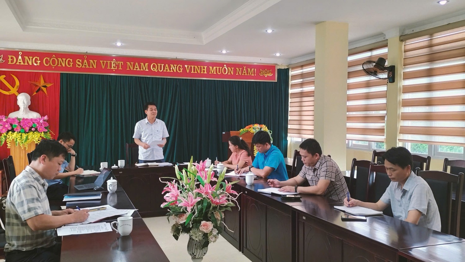 KIỂM TRA CÔNG TÁC HỘI VÀ PHONG TRÀO NÔNG DÂN TẠI XÃ HẠ LANG