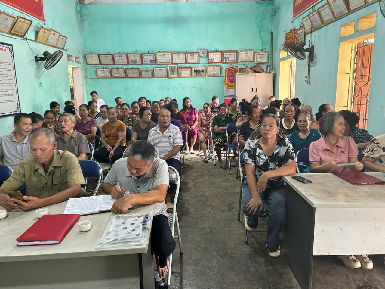 Hội viên Nông dân tham gia sinh hoạt chi hội
