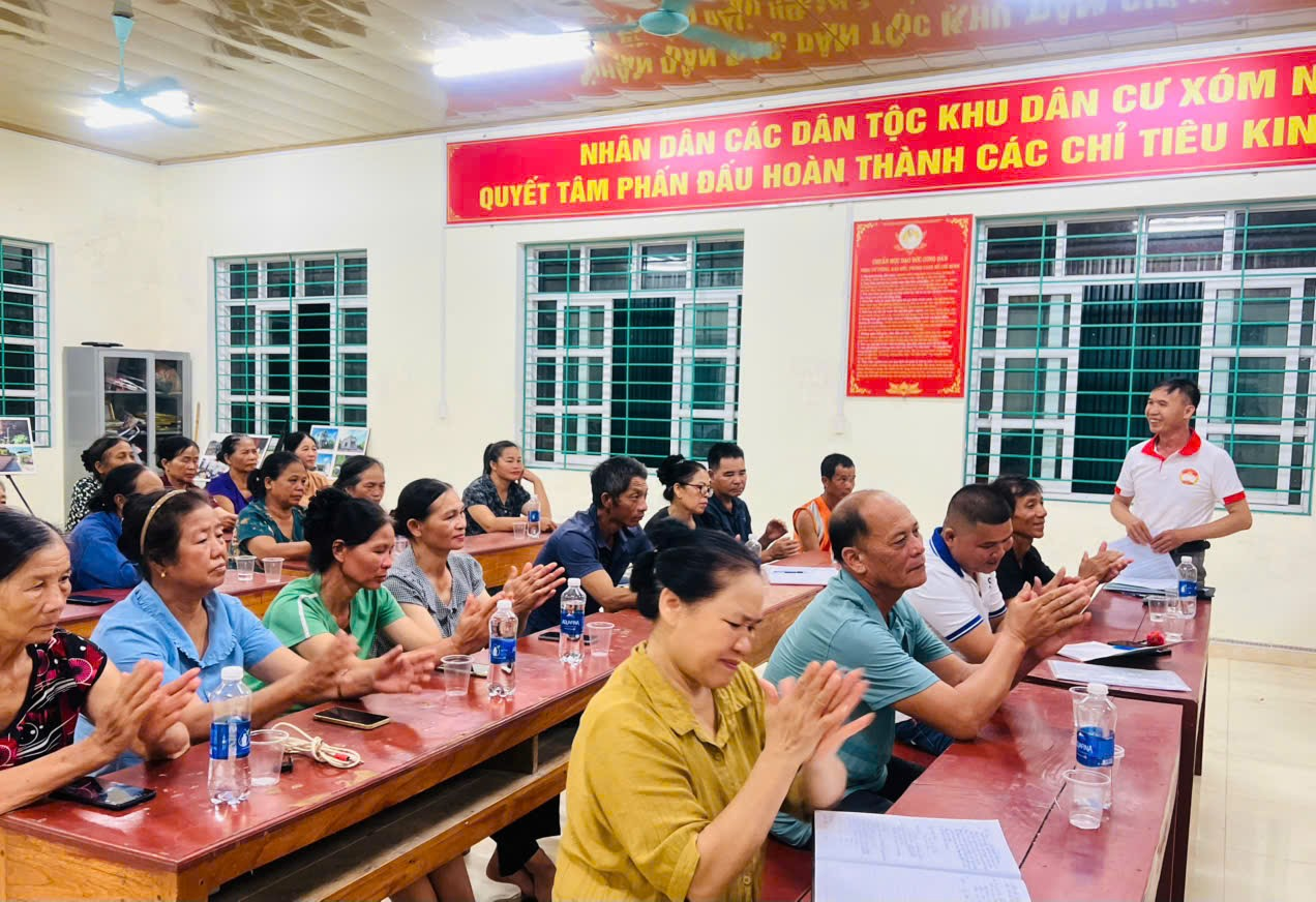 Đồng chí Lý Văn Thư - Đảng ủy viên, Phó Chủ tịch Ủy ban MTTQ Việt Nam  phường, Chủ tịch Hội Nông dân phường triển khai thành lập mô hình THT