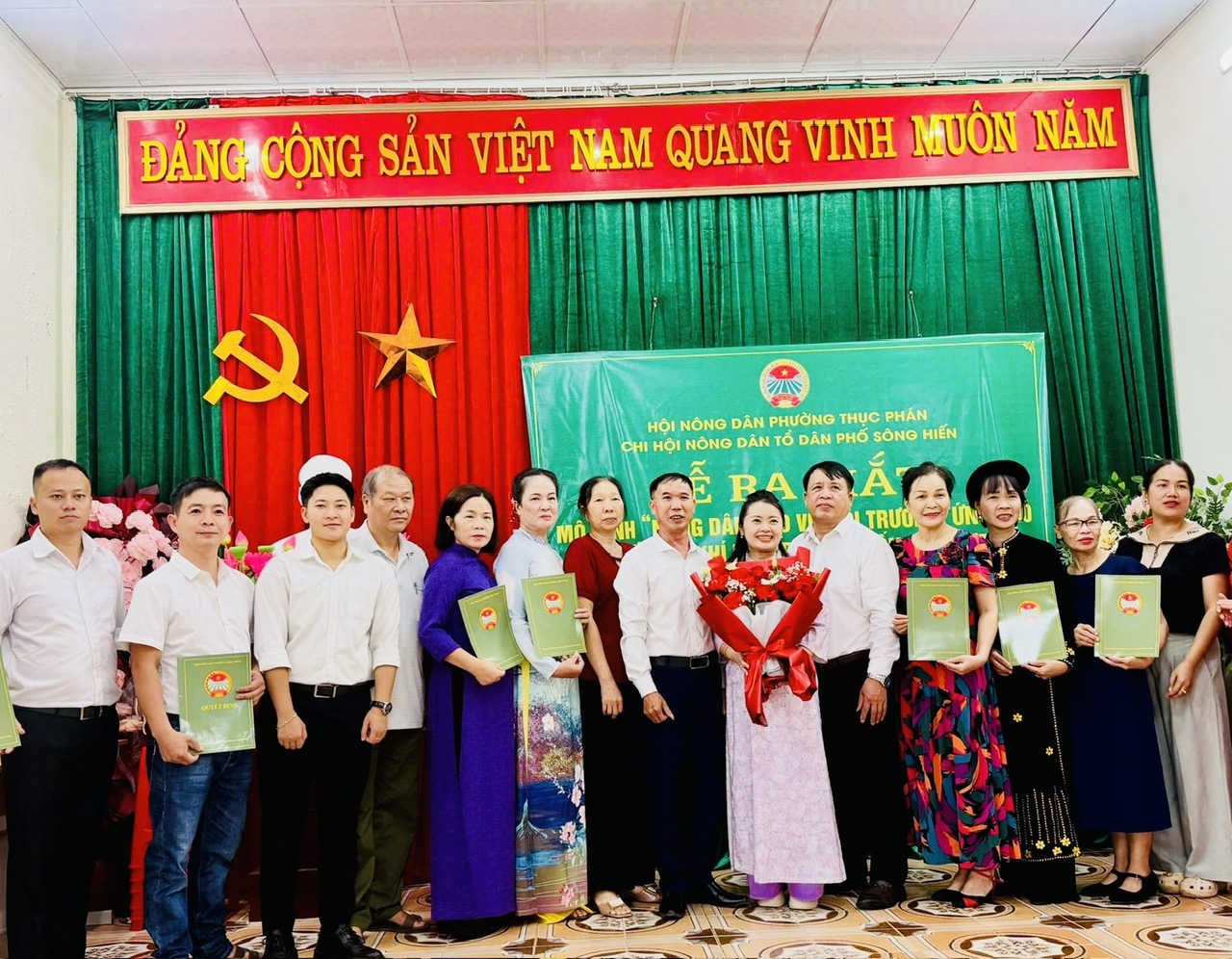 Lế ra mắt mô hình.