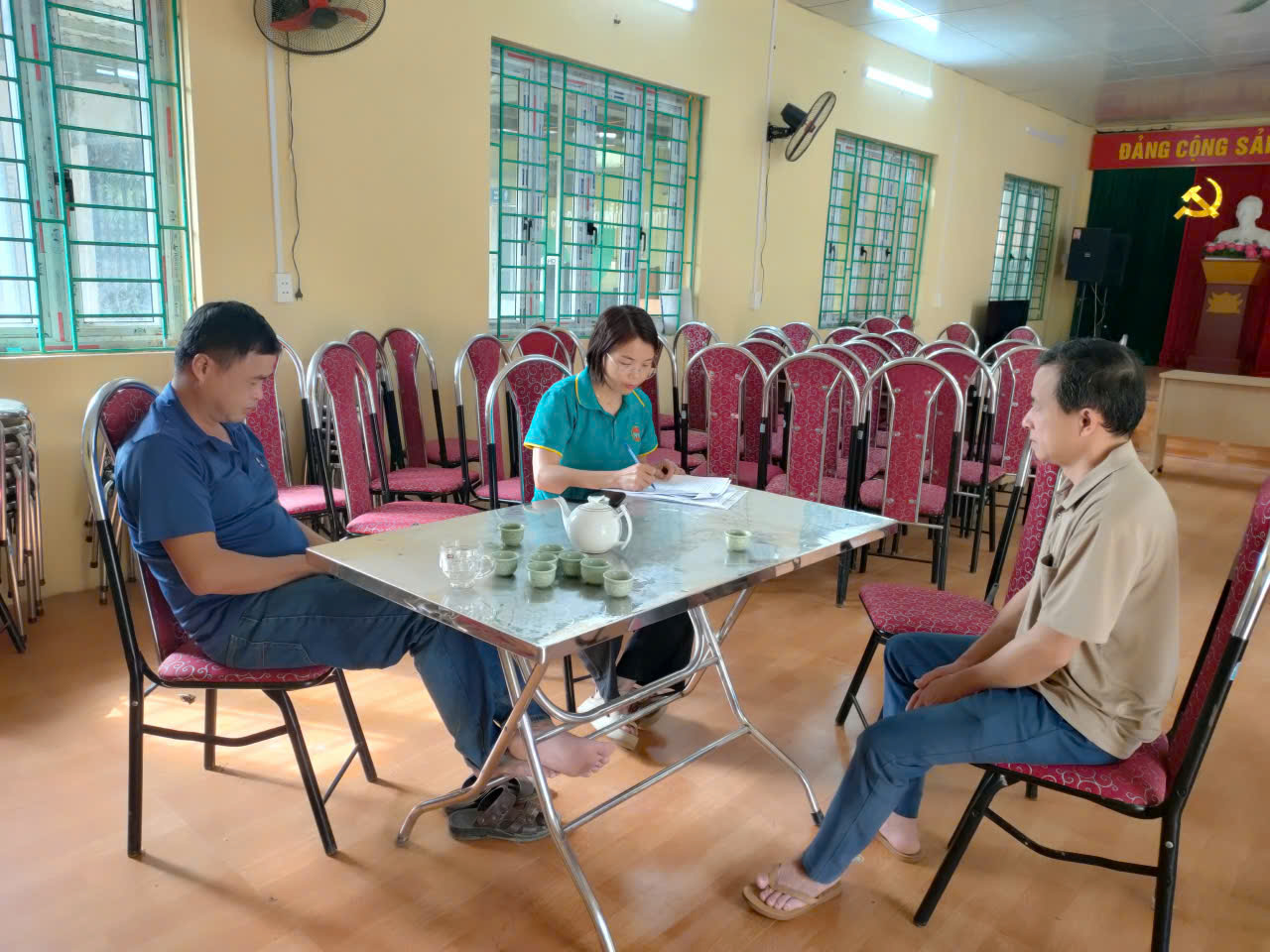 Kiểm tra hộ vay vốn.